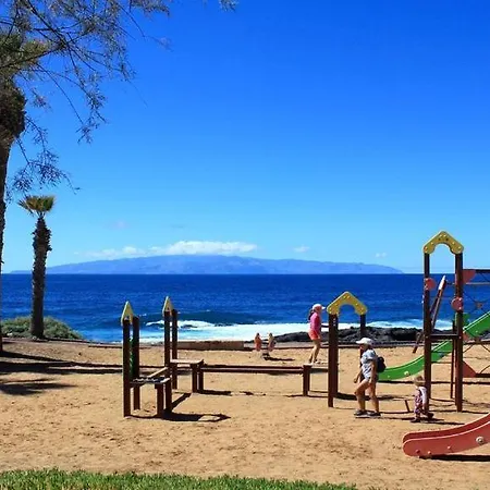 Holiday home Carol, Wifi, Pool, Garden, Sea Views, Costa Adeje *